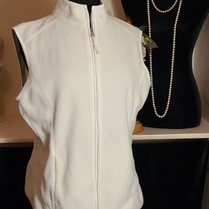 Danskin white vest size 16/18 zip w/pockets